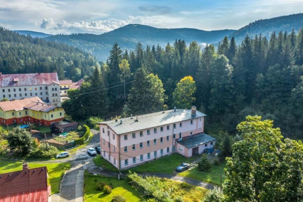 Utulny Byt V Jizerskych Horach -Apartman Mili Корженов Екстер'єр фото